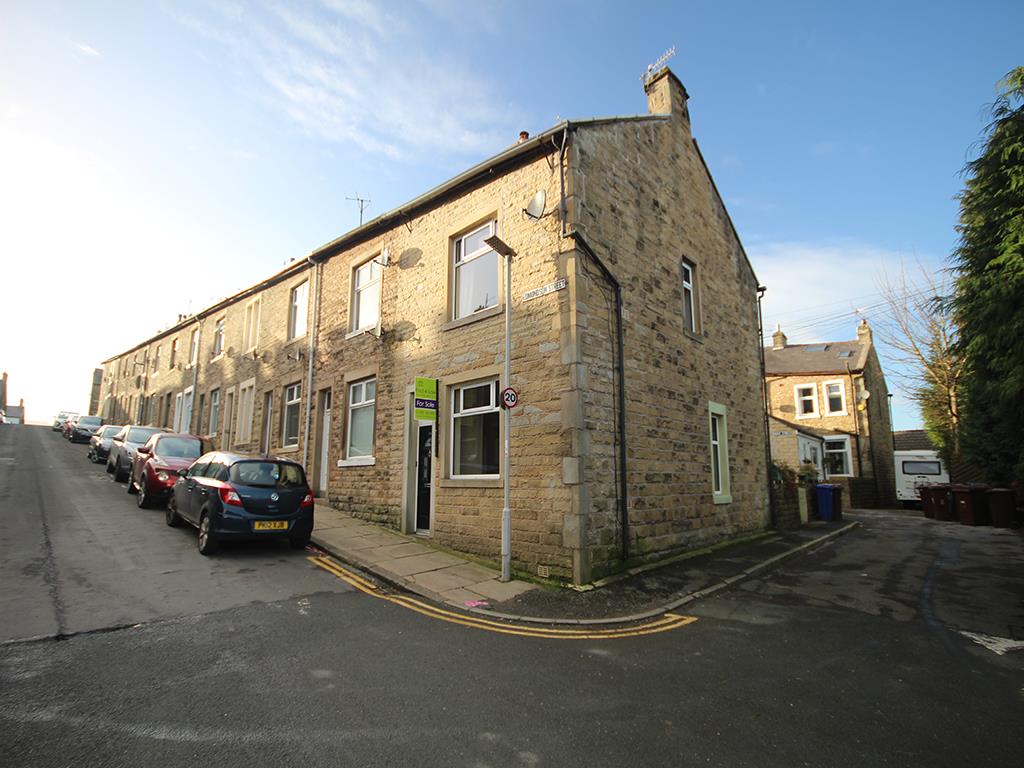 2 bedroom end terrace house For Sale in Barnoldswick - IMG_0889.jpg